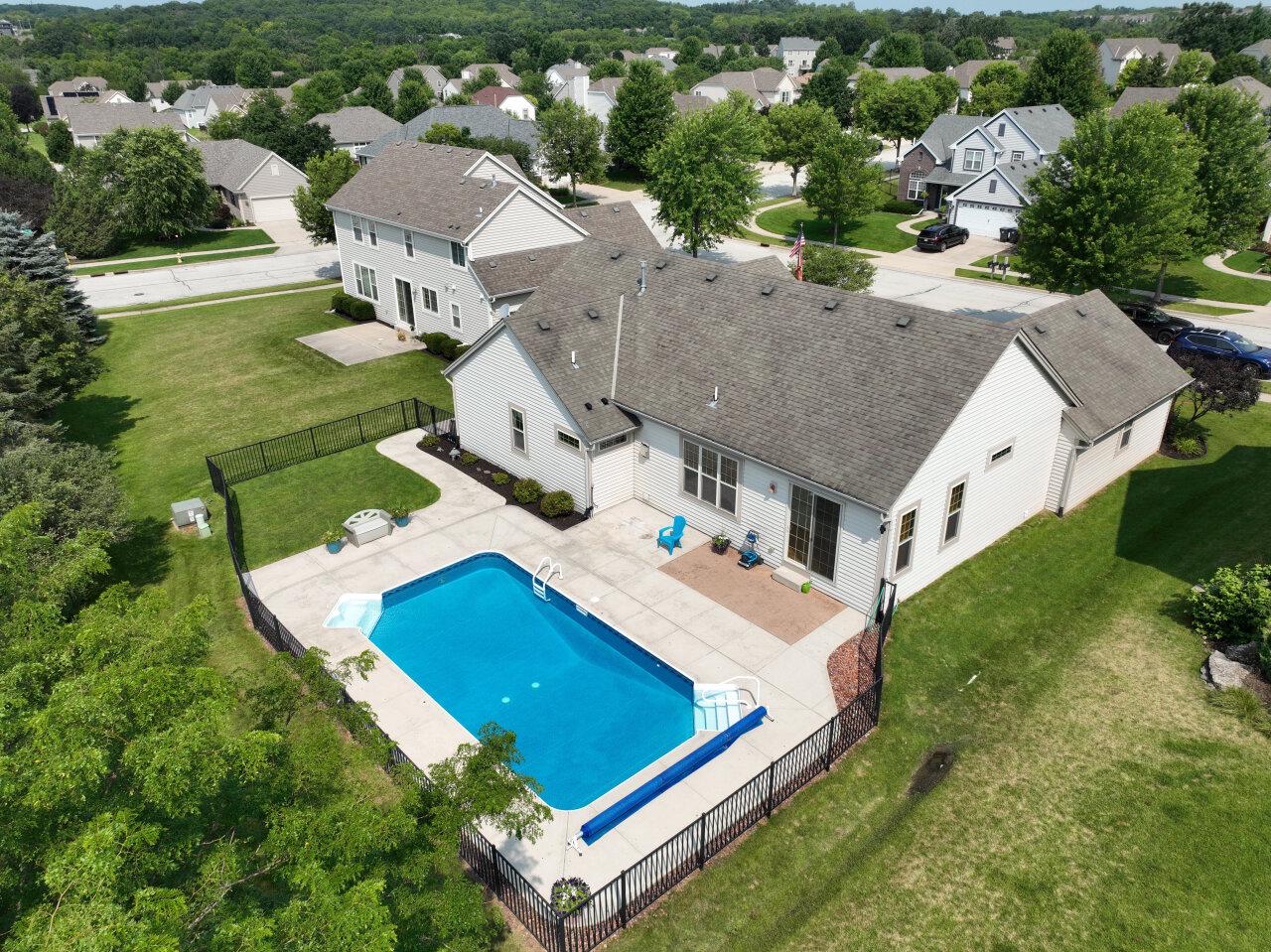 Jersey Cir, Waukesha, WI 53188