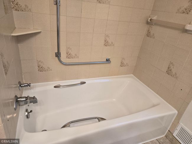 Re-glazed Bathtub | Image 27