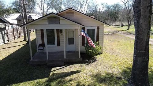 710 Milam Ave, Eagle Lake, TX, 77434-2019 | Card Image