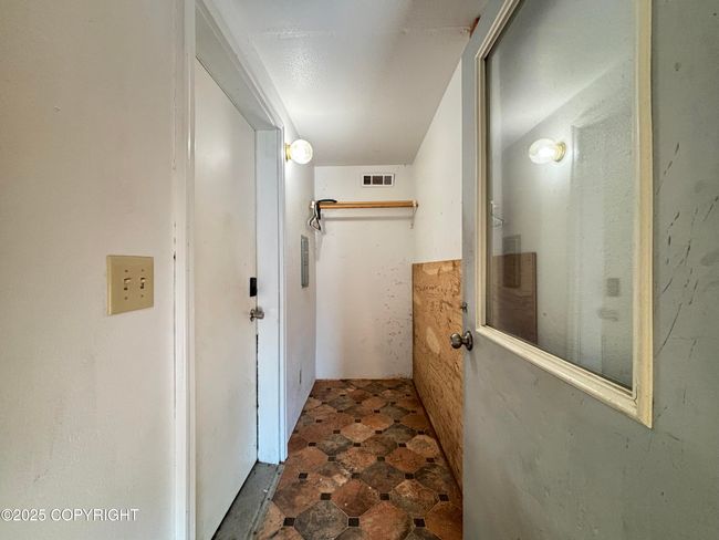 Arctic entryway | Image 4