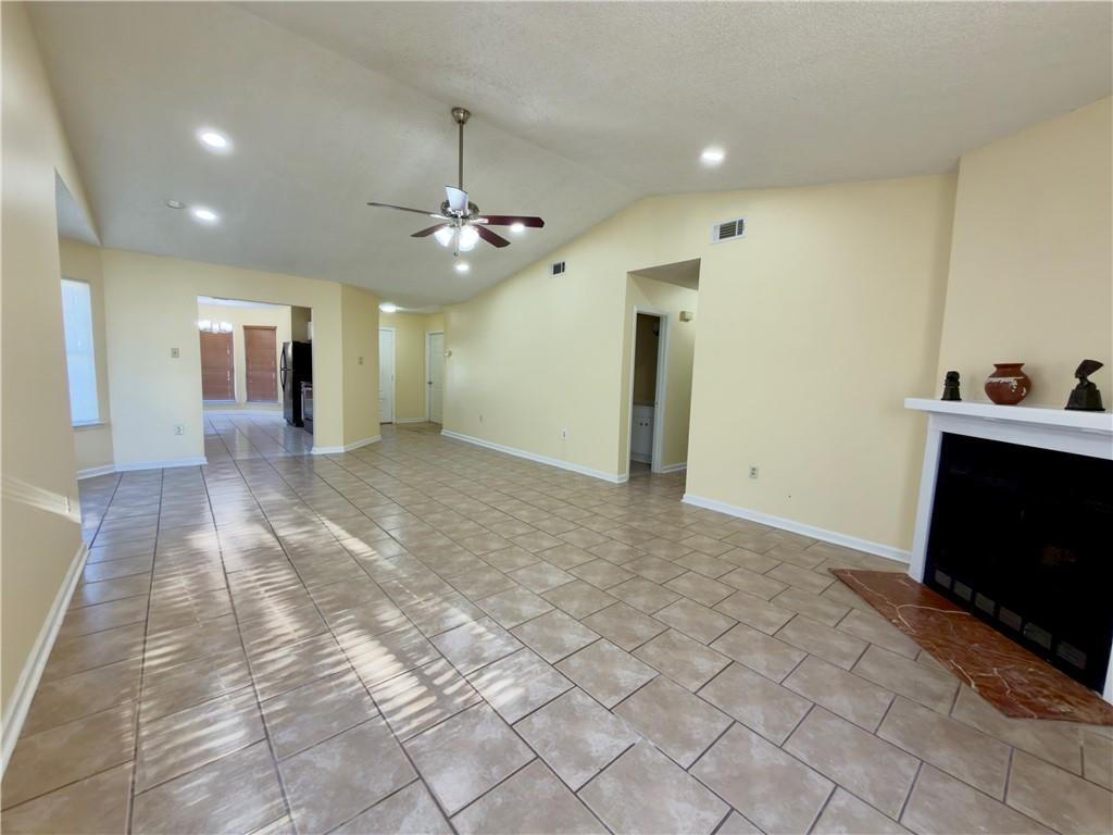 Residential Lease in Harvey 3