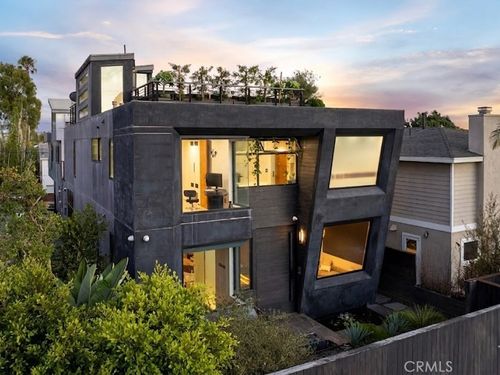 750 California Ave, Venice, CA, 90291-3789 | Card Image