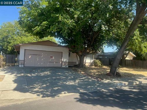 211 Riverside Pl, Bay Point, CA, 94565-2920 | Card Image