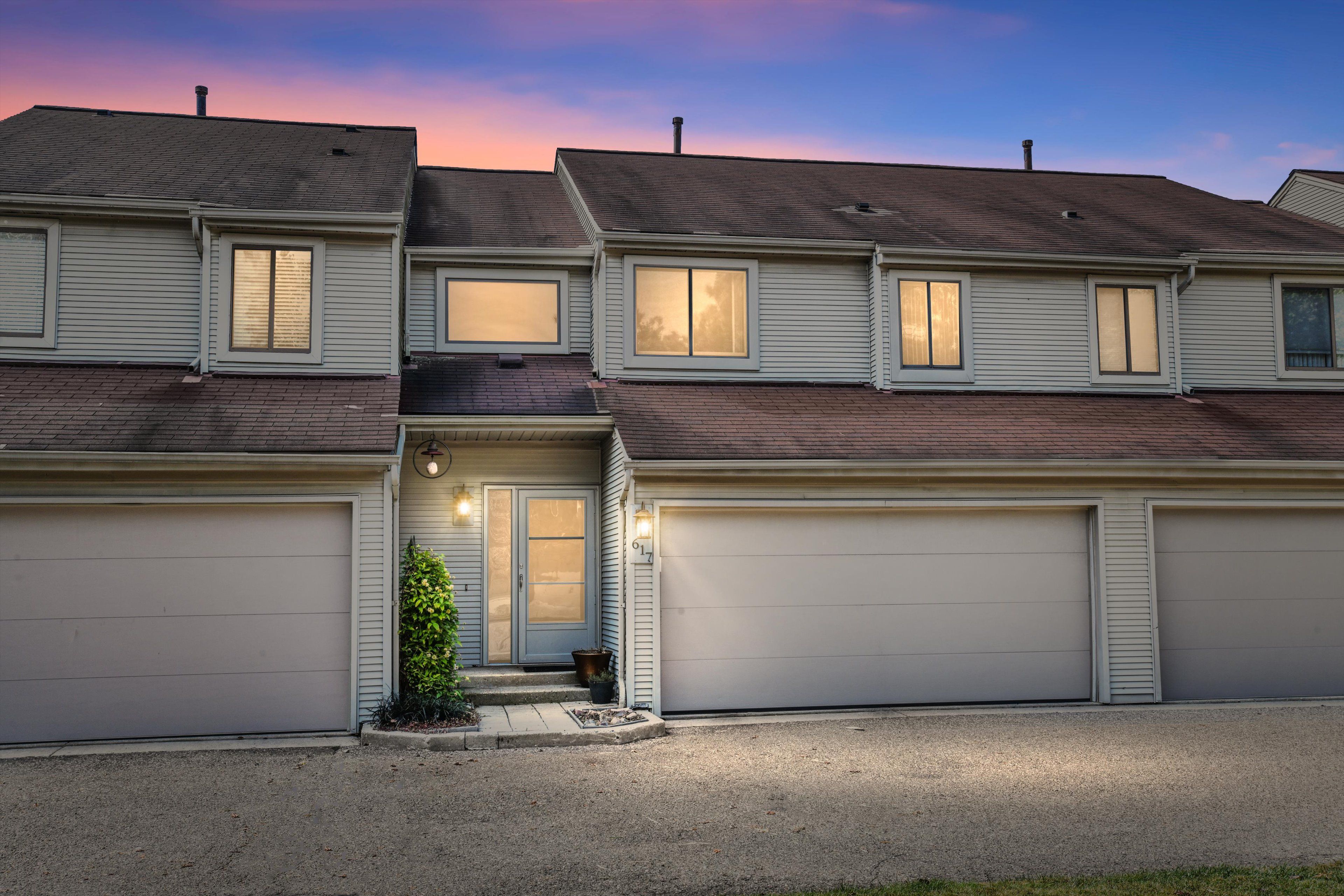 Ashley Cir, Rochester Hills, MI 48307