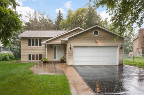 5661 Windmill Dr, White Bear Tp, MN, 55110-2285 | Card Image