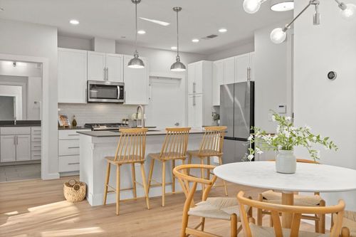 unit-602-2733 Dulce Ln, Austin, TX, 78704-4466 | Card Image