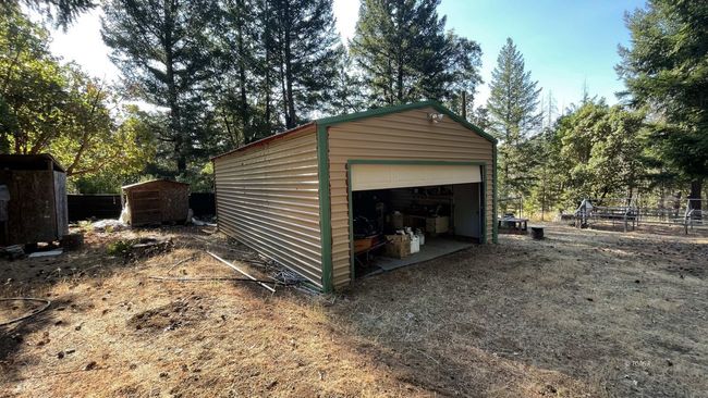 Metal building | Image 17