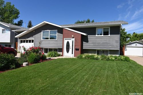 521 Guelph Cres, Saskatoon, SK, S7H4R3 | Card Image