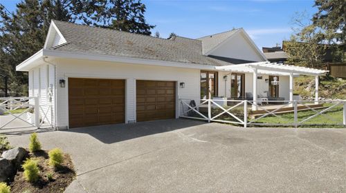2420 Evanshire Cres, Nanoose Bay, BC, V9P9G7 | Card Image