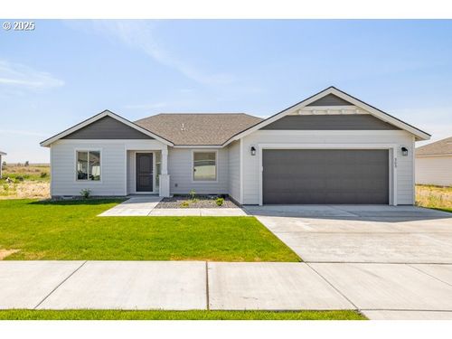 303 Sage St, Boardman, OR, 97818-8064 | Card Image