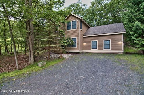 782 Lower Deer Valley Rd, Tannersville, PA, 18372-7720 | Card Image