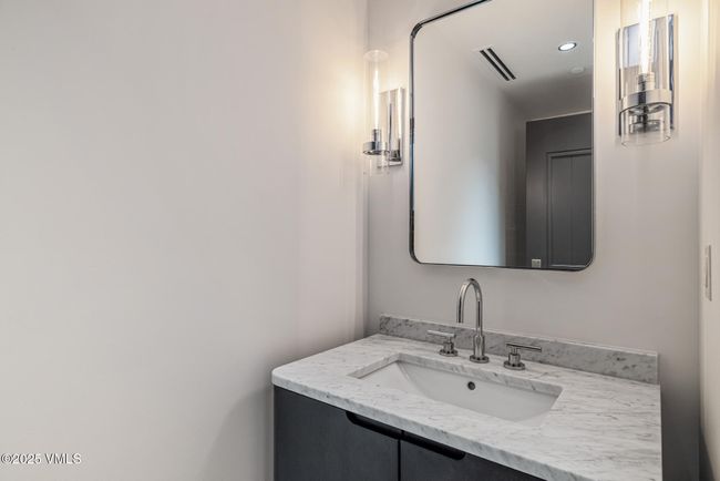 C - 141 E Meadow Dr, Condo with 2 bedrooms, 3 bathrooms and 1 parking in Vail CO | Image 27