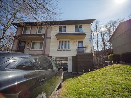 2746 Kingston Dr, Natrona Heights, PA, 15065-1731 | Card Image