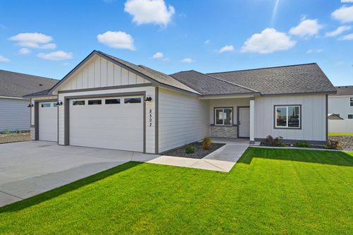 8502 Ashen Dr, Pasco, WA, 99301-1101 | Card Image