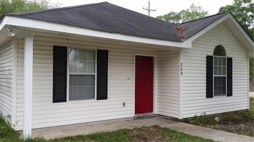 205 2nd St, Pearl River, LA, 70452-3301 | Card Image