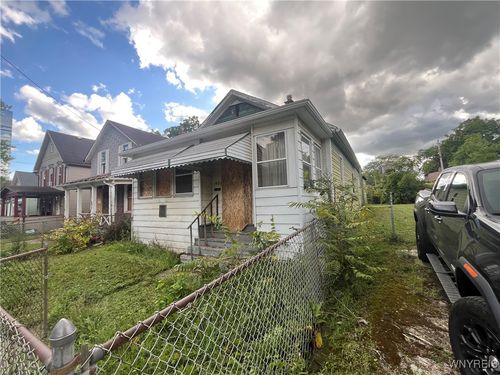 426 6th St, Niagara Falls, NY, 14301-1606 | Card Image