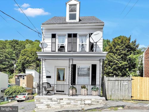 125 W Washington St, SHENANDOAH, PA, 17976-1665 | Card Image