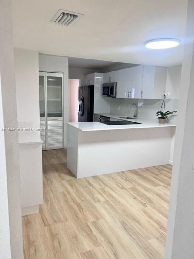 APT-511 - 958 Mockingbird Ln, Condo with 3 bedrooms, 3 bathrooms and null parking in Plantation FL | Image 4