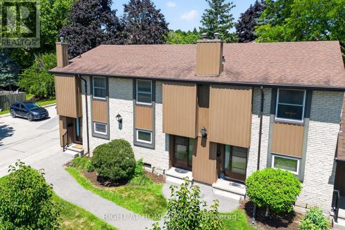 11-215 Glamis Rd, Cambridge, ON, N1R6V8 | Card Image