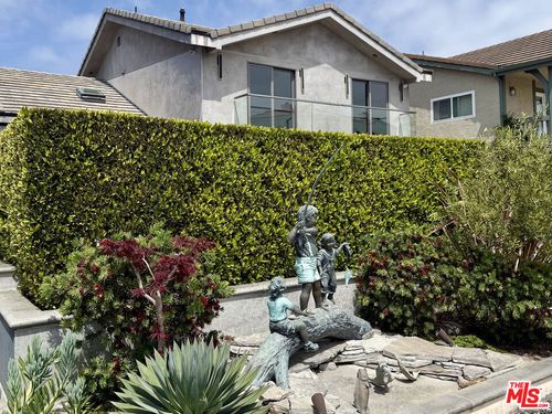 2031 Peninsula Rd, Oxnard, CA, 93035-2961 | Card Image