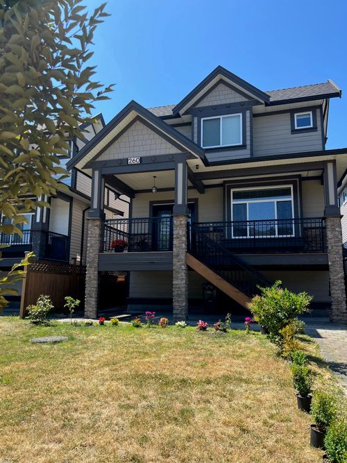 260 Hampton St, New Westminster, BC, V3M5L9 | Card Image