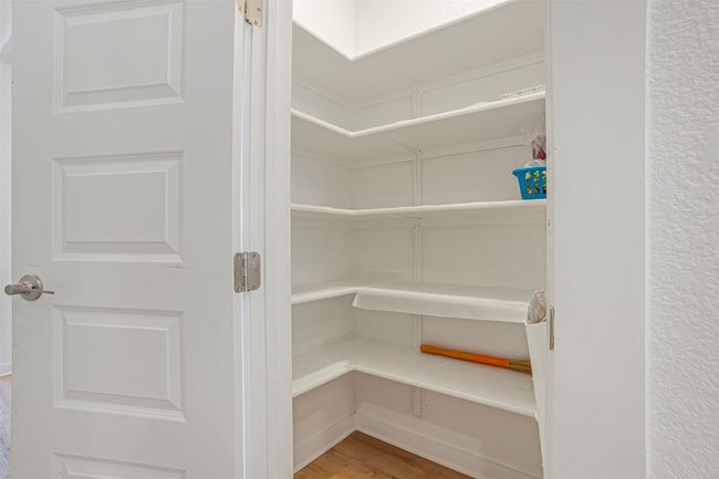 SPACIOUS WALK-IN PANTRY !!! | Image 17