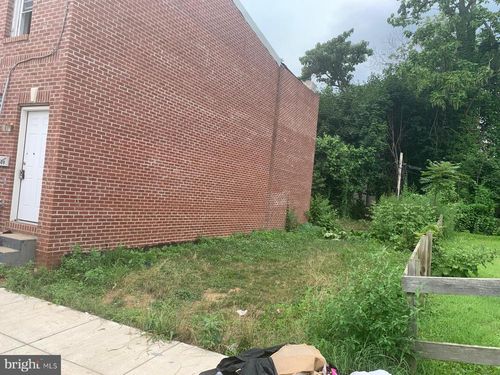 2211 Carter St, WILMINGTON, DE, 19802-4340 | Card Image
