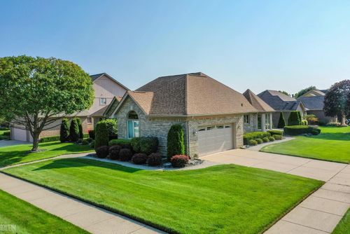 48072 Feral Dr, Macomb, MI, 48044-2921 | Card Image