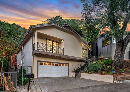 4384 Saltillo St, Woodland Hills, CA, 91364-4429 | Card Image