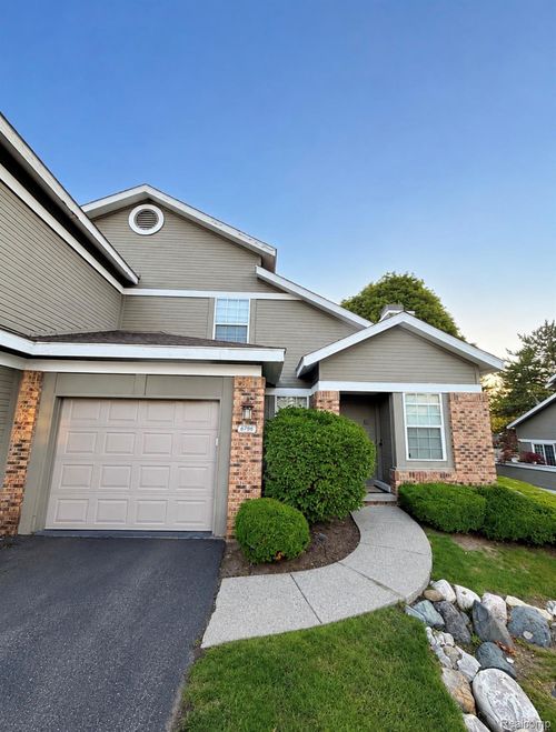 6798 Chimney Sweep Ct, West Bloomfield Charter Township, MI, 48322 | Card Image