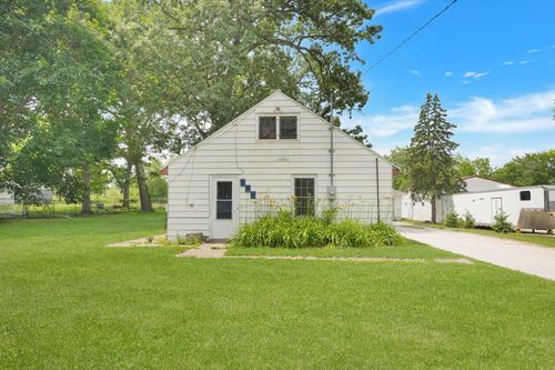 524 S Hackett Rd, Waterloo, IA, 50701-5631 | Card Image