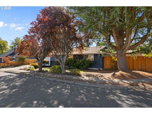 1905 N Springbrook Way, Newberg, OR, 97132-1423 | Card Image