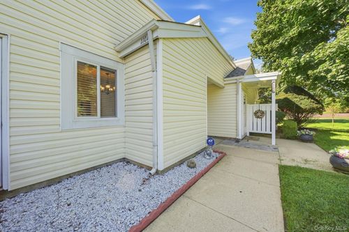 1101 Cabot Ct N, Saint James, NY, 11780-3333 | Card Image