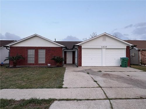 1037 Kingsway Dr E, Gretna, LA, 70056-8113 | Card Image