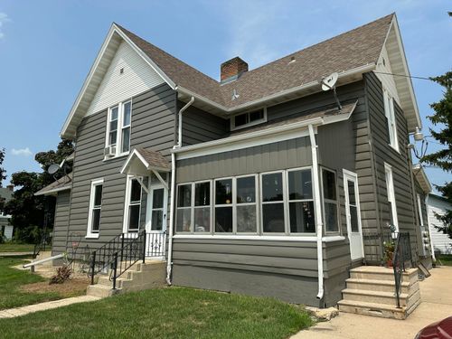 204 Park Ave, Waupun, WI, 53963-2045 | Card Image