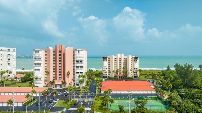 405 - 3870 N Highway A1a, Condo with 2 bedrooms, 2 bathrooms and null parking in Hutchinson Island FL | Image 43