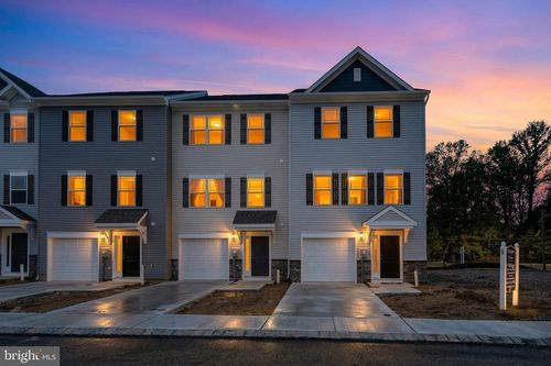 1 Victorian Way, West Deptford, NJ, 08096-4902 | Card Image