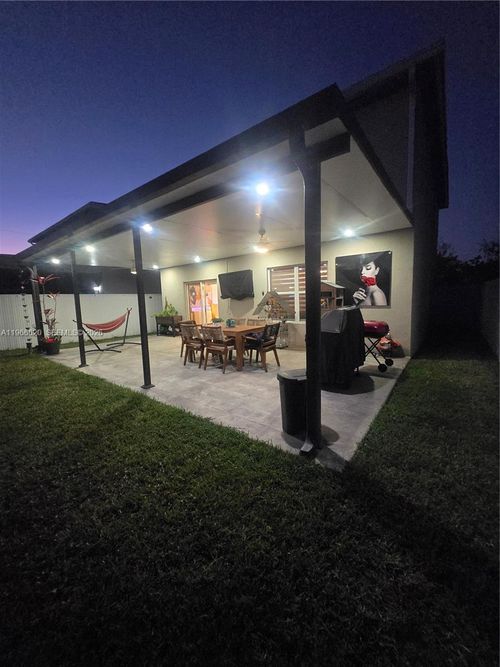 613 Ne 5th Way, Florida City, FL, 33034-3261 | Card Image