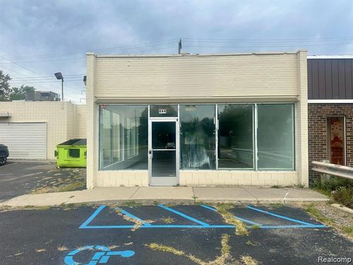 884 Ford Ave, Wyandotte, MI, 48192-3852 | Card Image