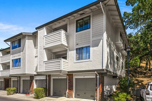 79 Village Cir, San Rafael, CA, 94903-4242 | Card Image