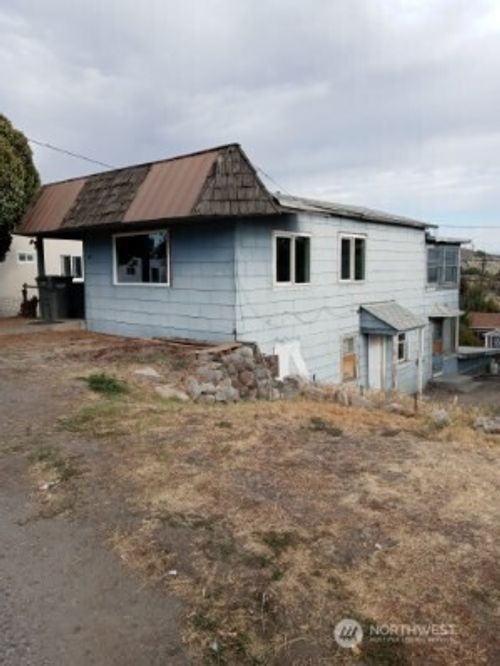 102 Main St, Grand Coulee, WA, 99133-5023 | Card Image