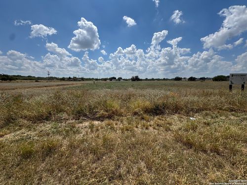 00 E Colonial Pkwy, Devine, TX, 78016 | Card Image