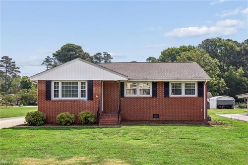 97 Cedar Rd, Poquoson, VA, 23662-2137 | Card Image