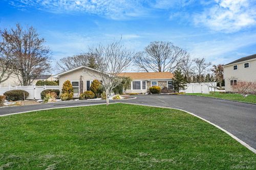 3 Biscayne Ave, Farmingville, NY, 11738-2228 | Card Image