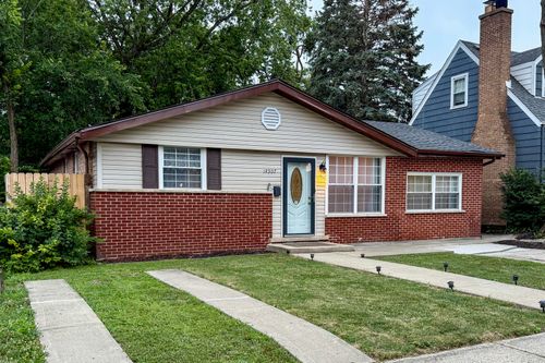 14507 Ridgeway Ave, Midlothian, IL, 60445-2955 | Card Image