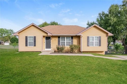 406 Brookside Cir, Kearney, MO, 64060-7305 | Card Image