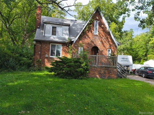 22725 Quinn Road, Clinton Charter Township, MI, 48035 | Card Image
