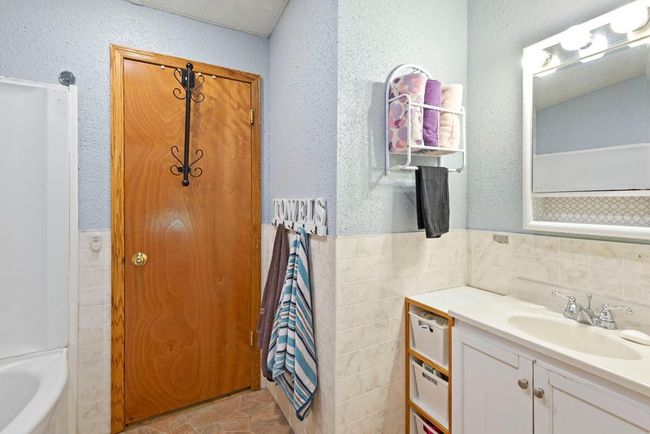 Large bathroom | Image 14