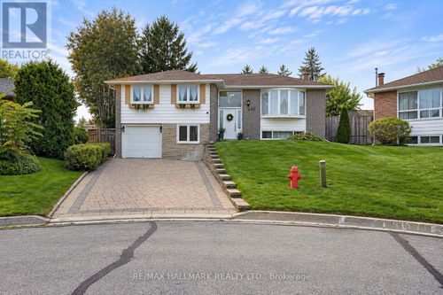 648 Mossbank Crt, Newmarket, ON, L3Y3B1 | Card Image