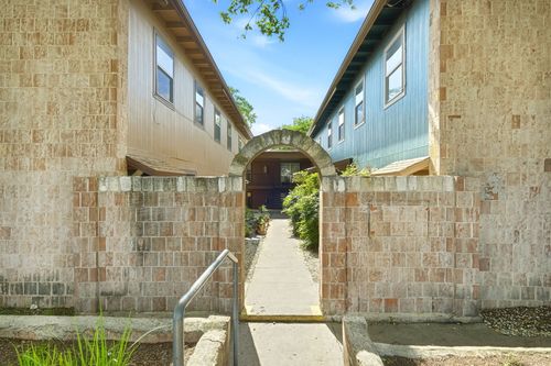 103-2319 Greenfield Pkwy, Austin, TX, 78741-3827 | Card Image